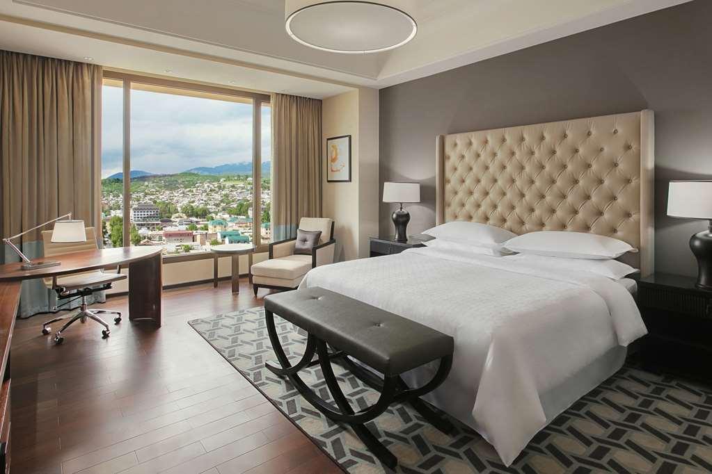 Hilton Duszanbe Pokój zdjęcie